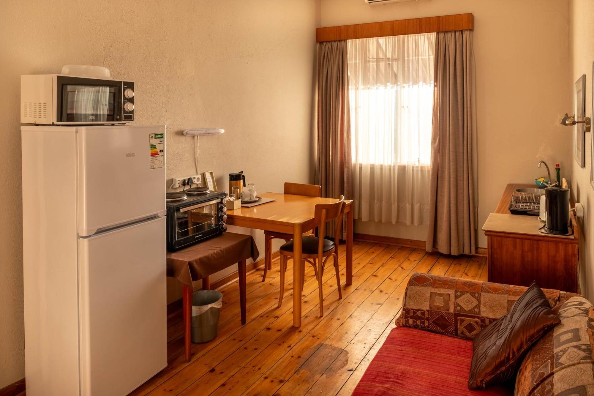 Karoo Country Inn Middelburg  Dış mekan fotoğraf