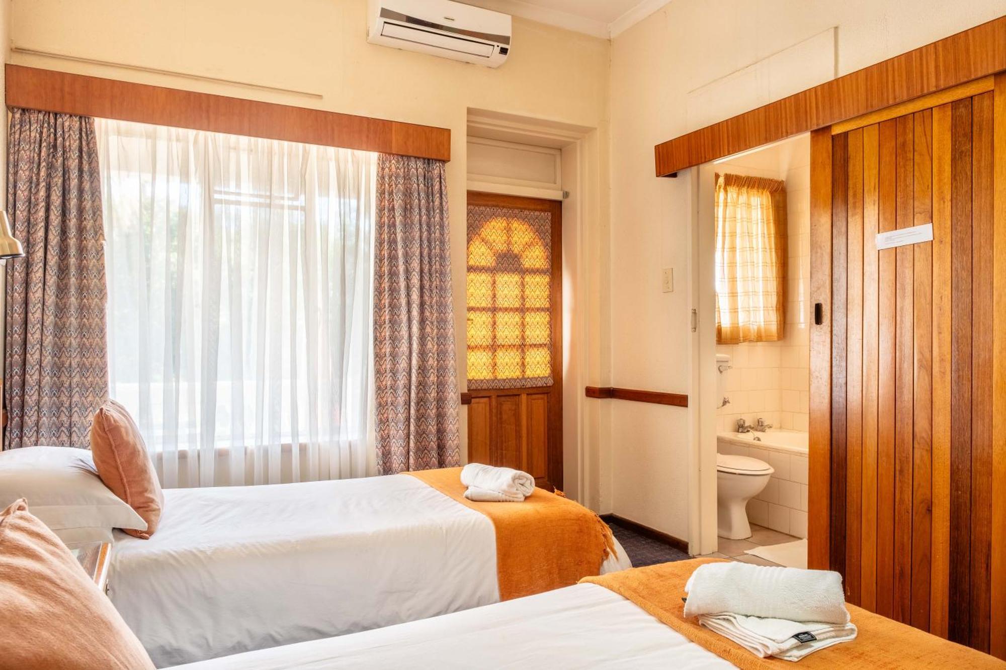 Karoo Country Inn Middelburg  Dış mekan fotoğraf