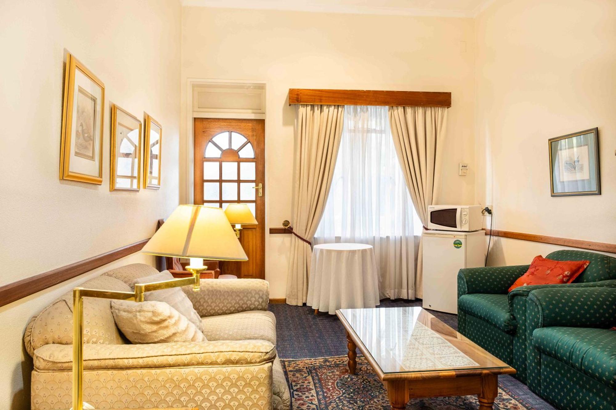 Karoo Country Inn Middelburg  Dış mekan fotoğraf